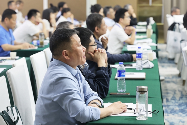 学员认真学习 (2).jpg